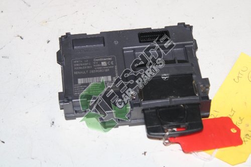 2014 RENAULT CAPTUR IGNITION KEY AND CARD READER